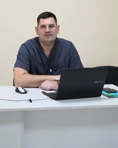 Шишко Андрій Миколайович, лікар медичного центру INVICTA